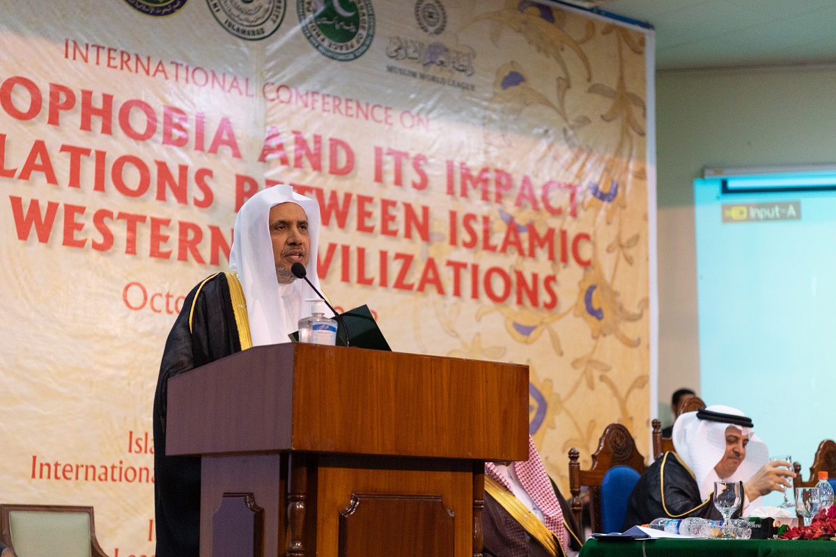 In honor of Secretary-General of the Muslim World League, Dr. Al-Issa, Pakistan wraps off its 1st international conference on “Islamophobia” and hosts the 1st meeting of religious leaders