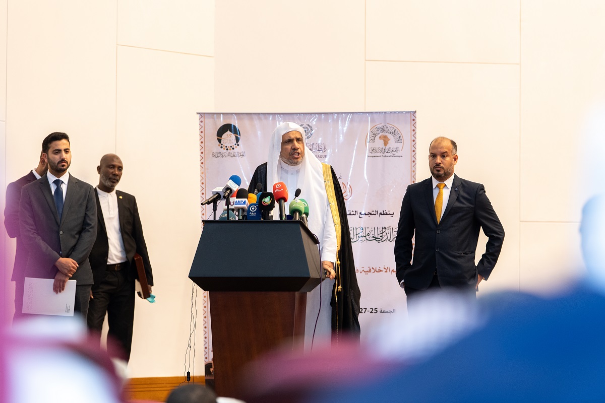 The Mauritanian president and members of the Council of Senior Scholars of Mauritania honor Sheikh Dr. Al-Issa