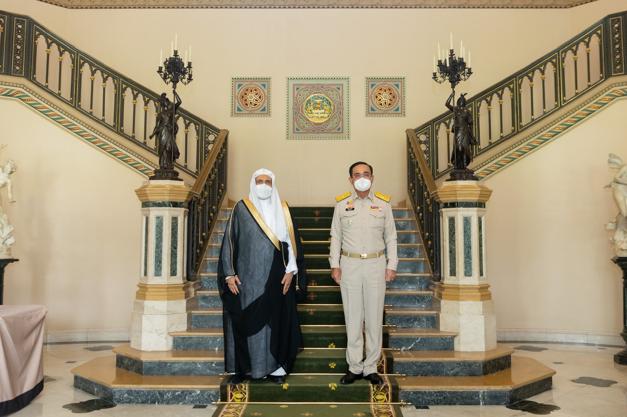 Le Général Prayuth cha Premier ministre de Thaïlande a reçu Mohammad Alissa au palais présidentiel afin de souligner l’importance de cette visite pour le Gouvernement thaïlandais