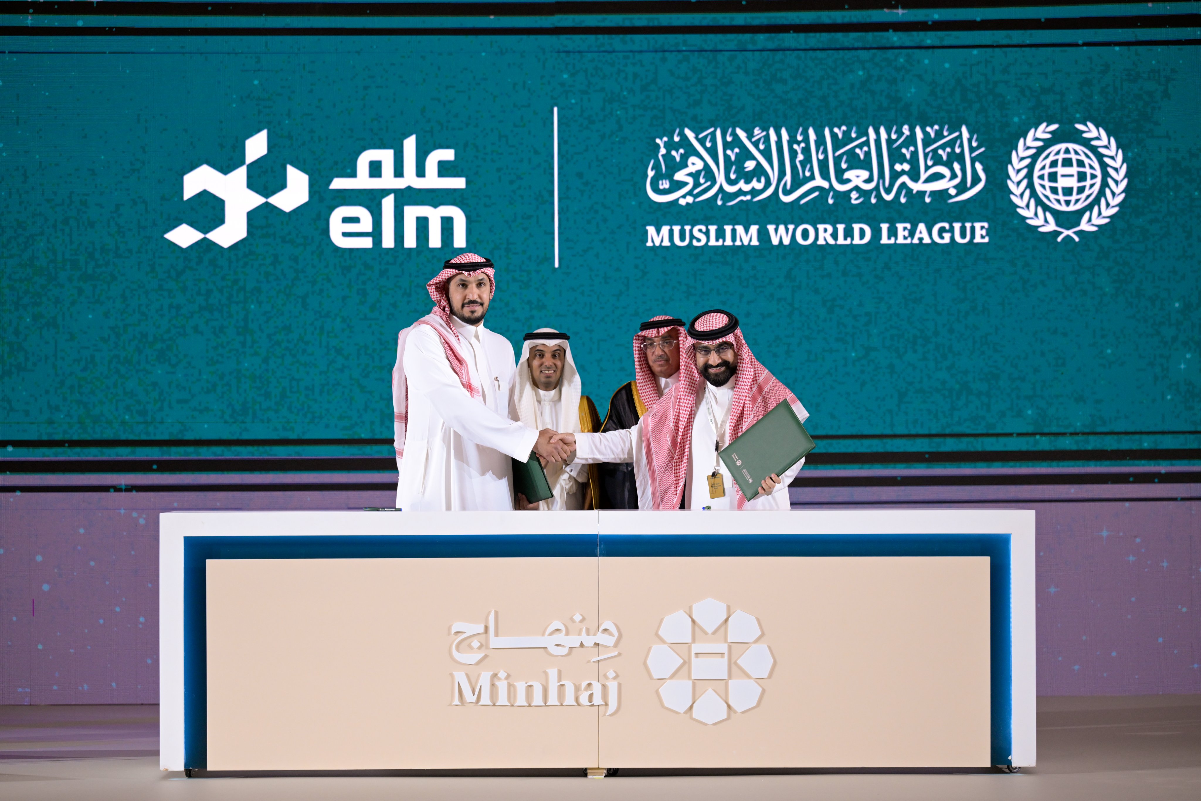 «مِنهاج» یک محصول اسلامیِ نوگراست که خلأ موجود را پُر کرد و به عرصه دیجیتال محتوایی کم‌نظیر ارائه داد؛ محتوایی که مدت‌ها انتظارش مي رفت.