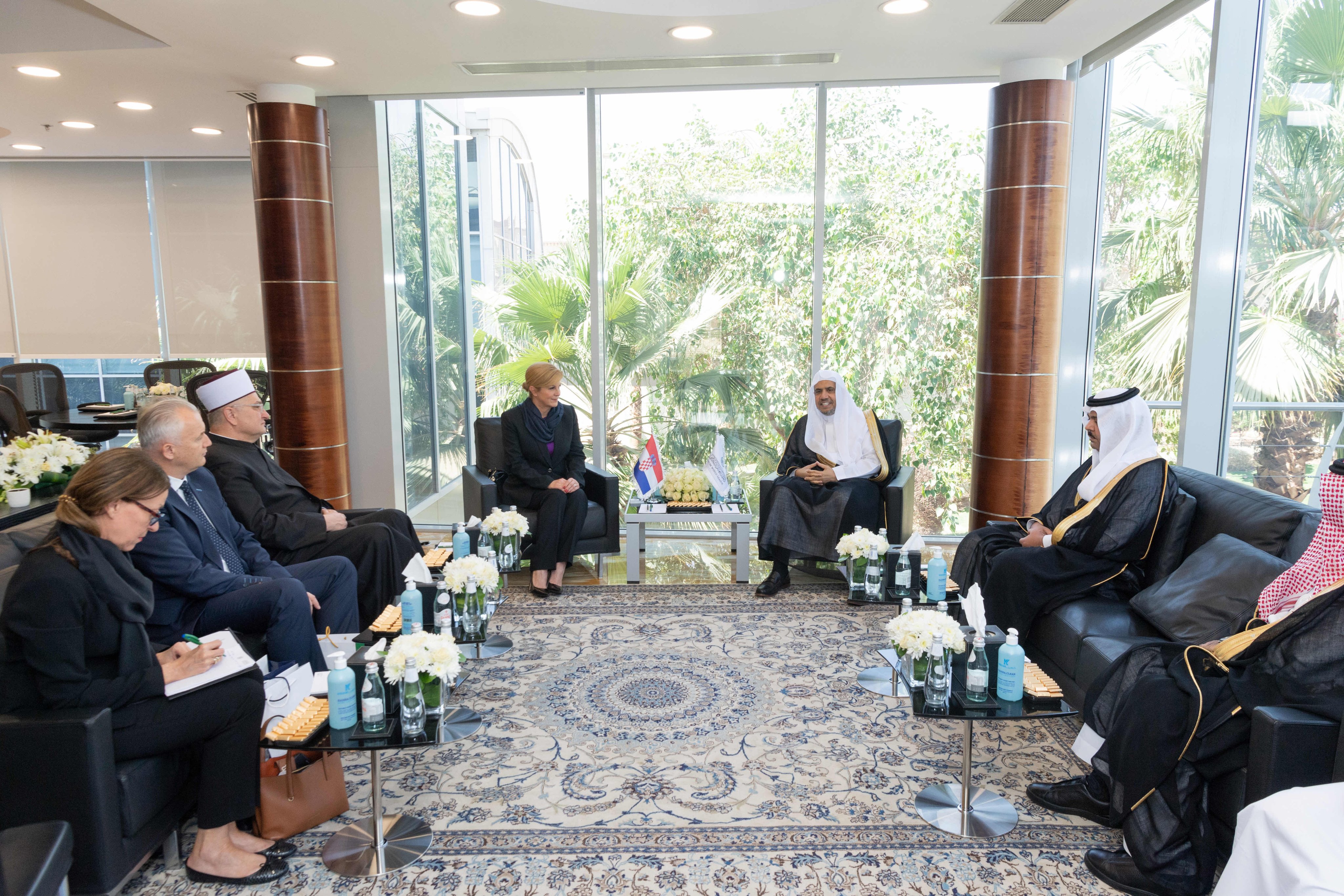 Mohammad Alissa a rencontré à Riyad, l’ancienne présidente de la Croatie et militante pour la paix mondiale Mme Kolinda Grabar