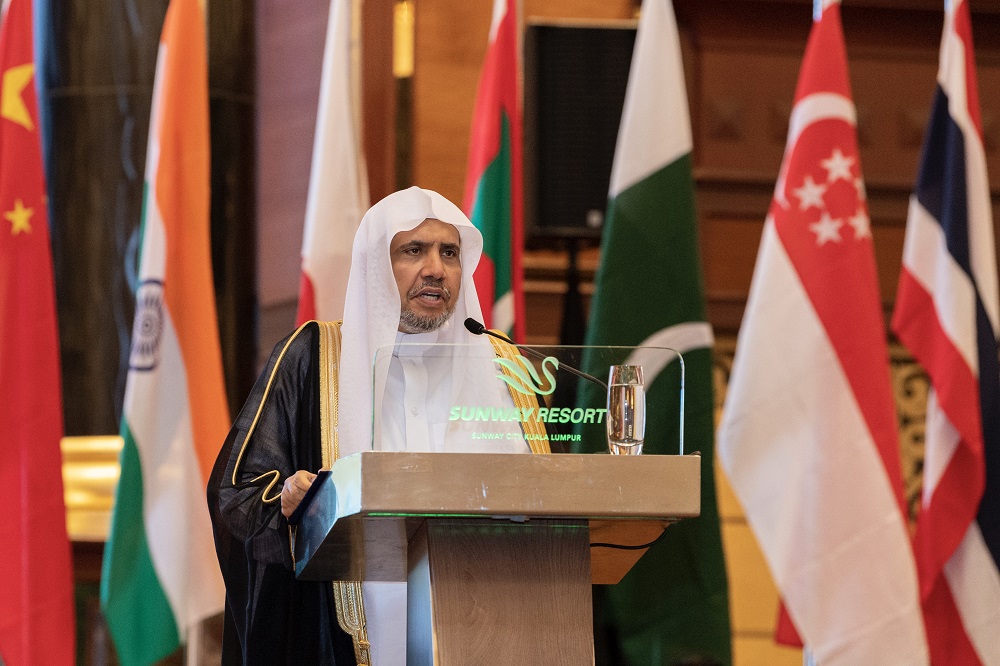 رئيس وزراء ماليزيا وأمين عام رابطة العالم الإسلامي يفتتحان أعمال "مؤتمر علماء جنوب شرق آسيا" في كوالالمبور