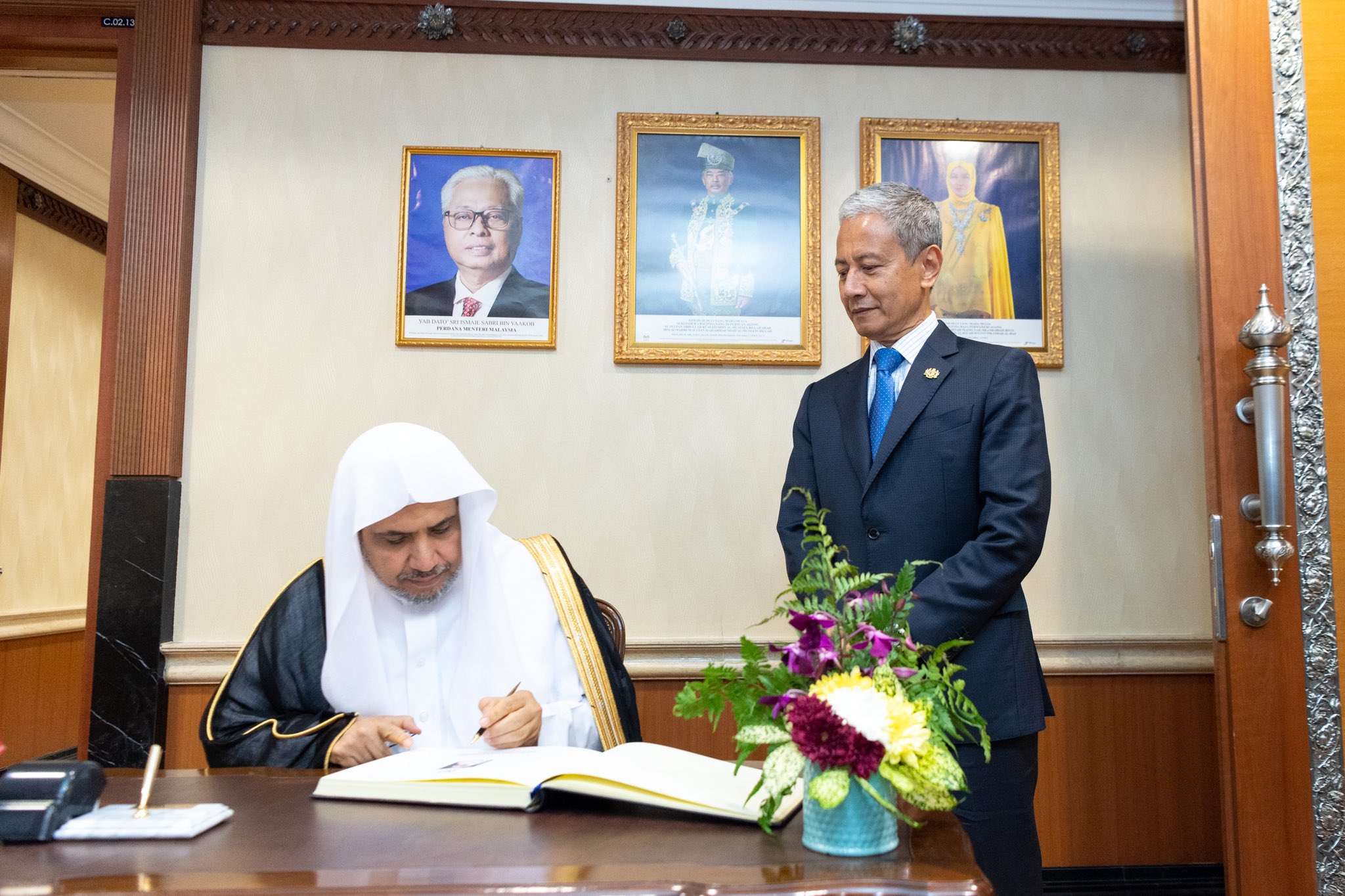 A Kuala Lumpur, Azhar Azizan le président du Parlement malaisien reçoit  Mohammad Alissa