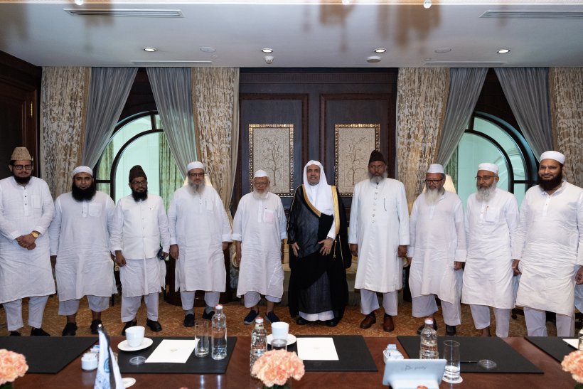 Yang Mulia Sekretaris Jenderal LMD, Ketua Asosiasi Ulama Muslim, Syekh Dr.Mohammad Al-issa bertemu dengan Yang Mulia Presiden Jamiat Ulama India, Syekh Arshad Madani, dan delegasi pendampingnya, di ibu kota India, New Delhi.