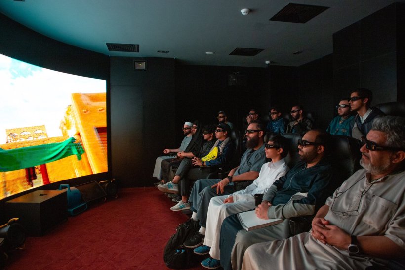 Lebih dari 25 negara Islam telah mengajukan permintaannya: Liga Muslim Dunia sedang mengerjakan proyek untuk memperkenalkan biografi Nabi yang mulia SAW, dengan mendirikan cabang "Pameran Internasional &amp; Museum Biografi Nabi"