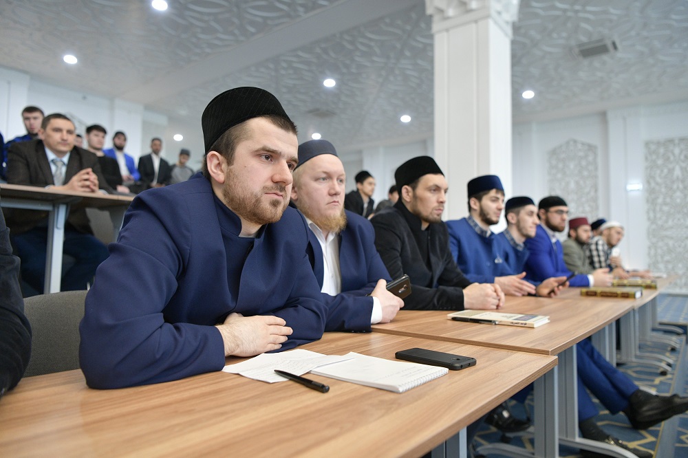 لغت قرآن سب کے لئے پروگرام کے تحت: الحمد اللہ رابطہ عالم اسلامی  عربی زبان کو عالمی سطح پر متعارف کرانے کے پروگراموں کے تسلسل کو یقینی بنارہی ہے