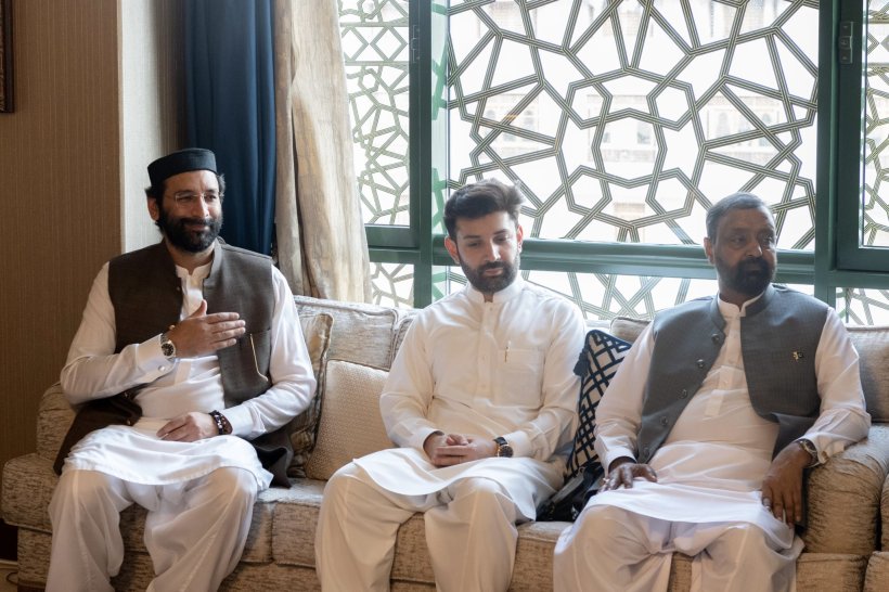 سیکرٹری جنرل،چیئرمین مسلم علماء کونسل شیخ ڈاکٹر محمد العيسى نے پاکستانی سینٹ کے چیئرمین جناب صادق سنجرانی کا استقبال کیا