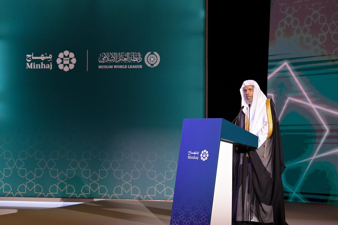 ينفرد التطبيق بغطاءٍ شرعيٍّ دوليٍّ جرى العمل عليه على مدى سنواتٍ طويلة، من قِبَل كبار الفقهاء والخبراء، بهدف إنهاء حالة التضارب والتناقض المتداولة على نطاق واسع في عددٍ من البرامج الدينية، مع إضافة المزيد من الخدمات المهمة