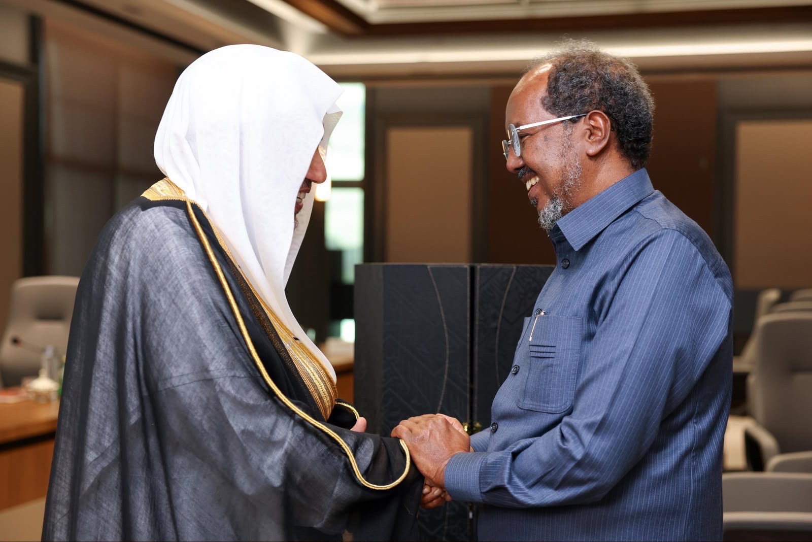 El presidente de la República Federal de Somalia recibe al Secretario General de la Liga del Mundo Islámico