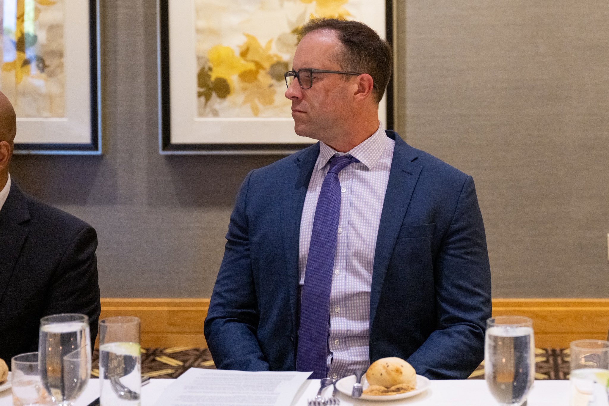 Un grupo de empresarios y emprendedores del Silicon Valley se reunió con el Secretario general y Presidente de la Comisión de Ulemas, el Sheij Mohammed Alissa.
