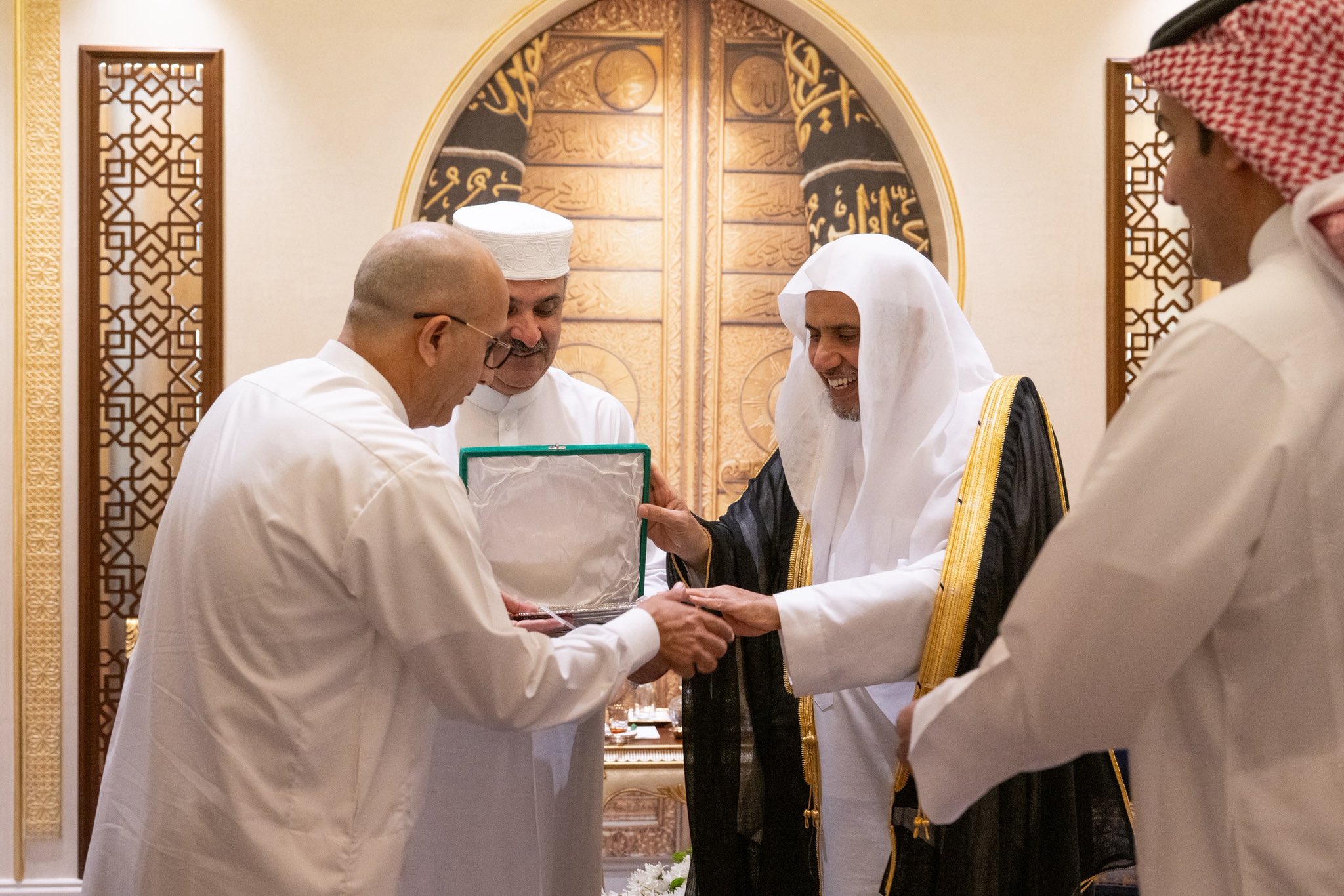 Le Secrétaire général, Président de l’Organisation des savants musulmans, cheikh Mohammed Alissa, a reçu à La Mecque le Président de la Cour suprême de la République islamique du Pakistan, le juge Yahya Afridi.