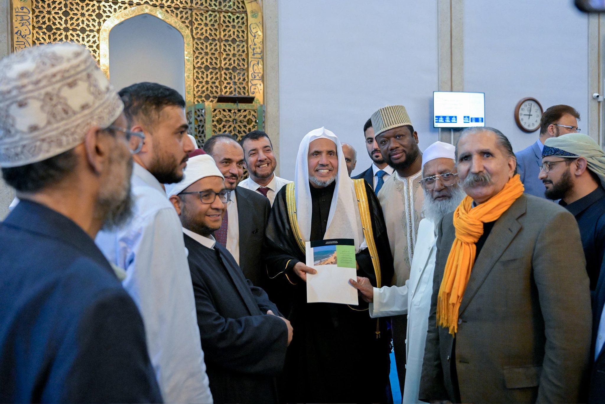 Para pemimpin Islam di Britania Raya menyambut Yang Mulia Sekretaris Jenderal Liga Muslim Dunia di Pusat Islam di London