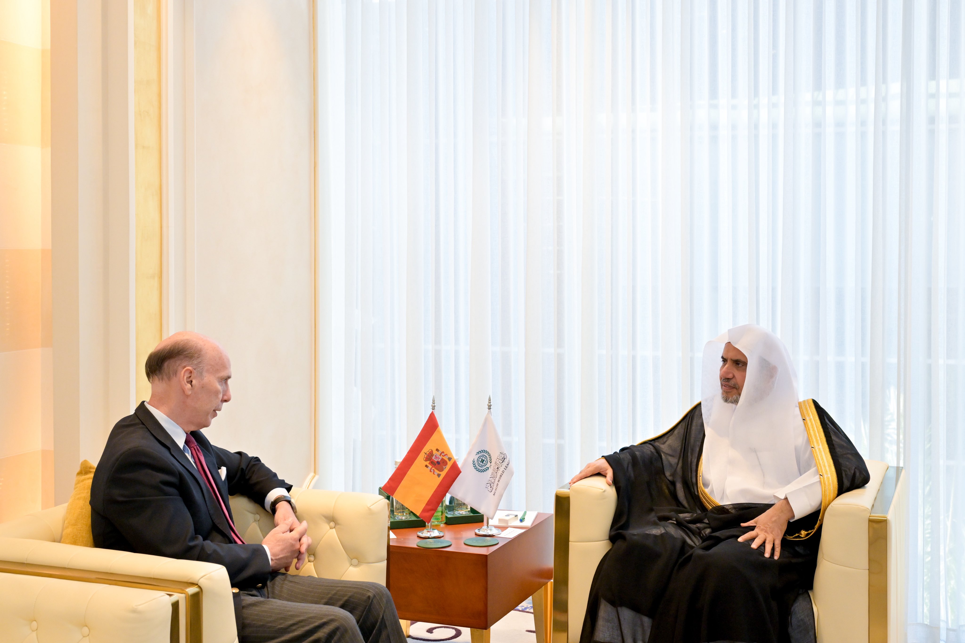 Earlier today, at the Muslim World League (MWL)’s office in Riyadh, H.E. Sheikh Dr. Mohammed Al-issa , Secretary-General of the MWL and Chairman of the Organization of Muslim Scholars, met with H.E. Amb. Javier Carbajosa Sánchez,