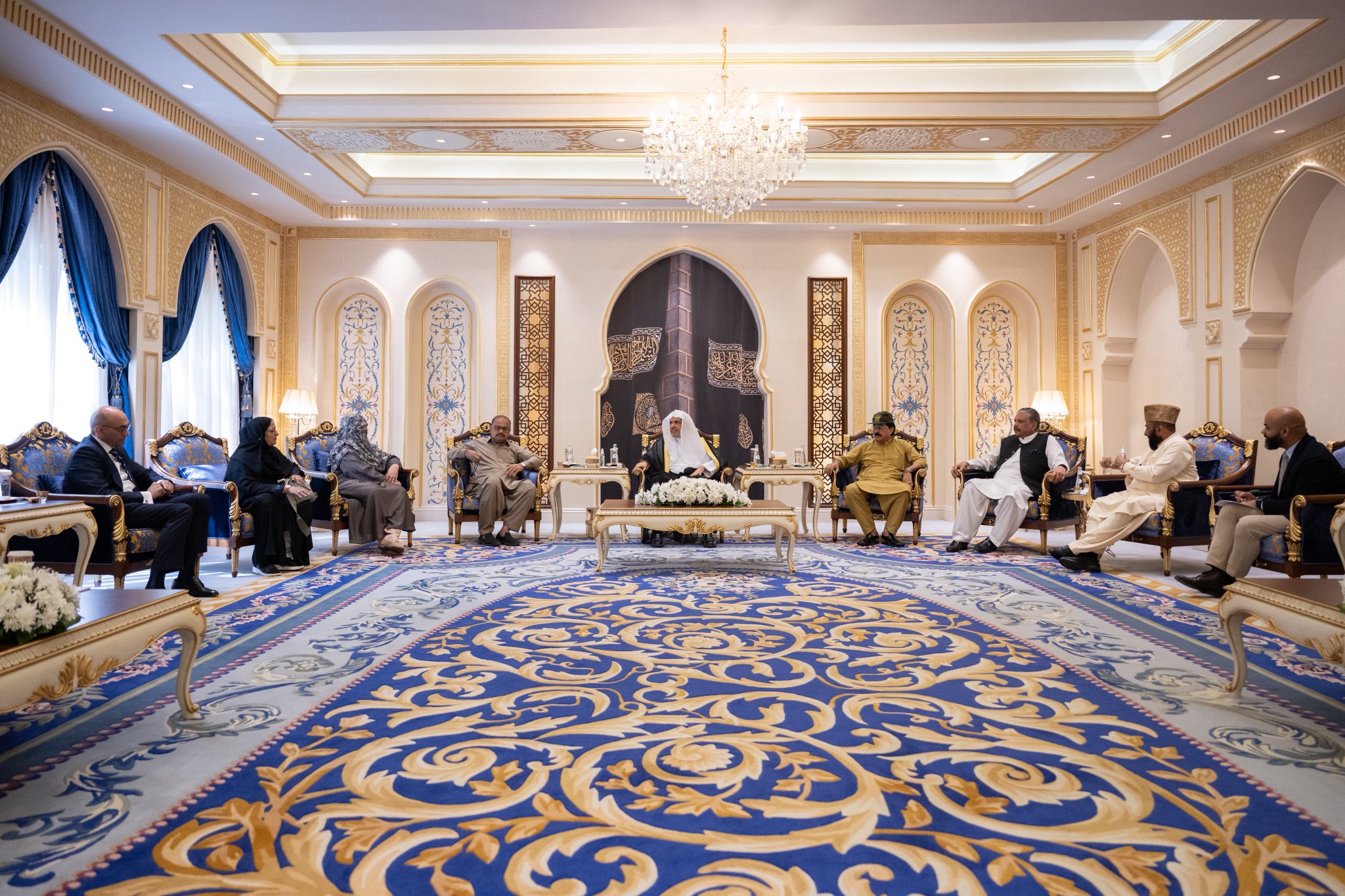 Le Secrétaire général de la Ligue islamique mondiale, Président de l’Organisation des savants musulmans, cheikh Mohammed Al-Issa a reçu une délégation parlementaire représentant les différents partis de l’Assemblée nationale du Pakistan,