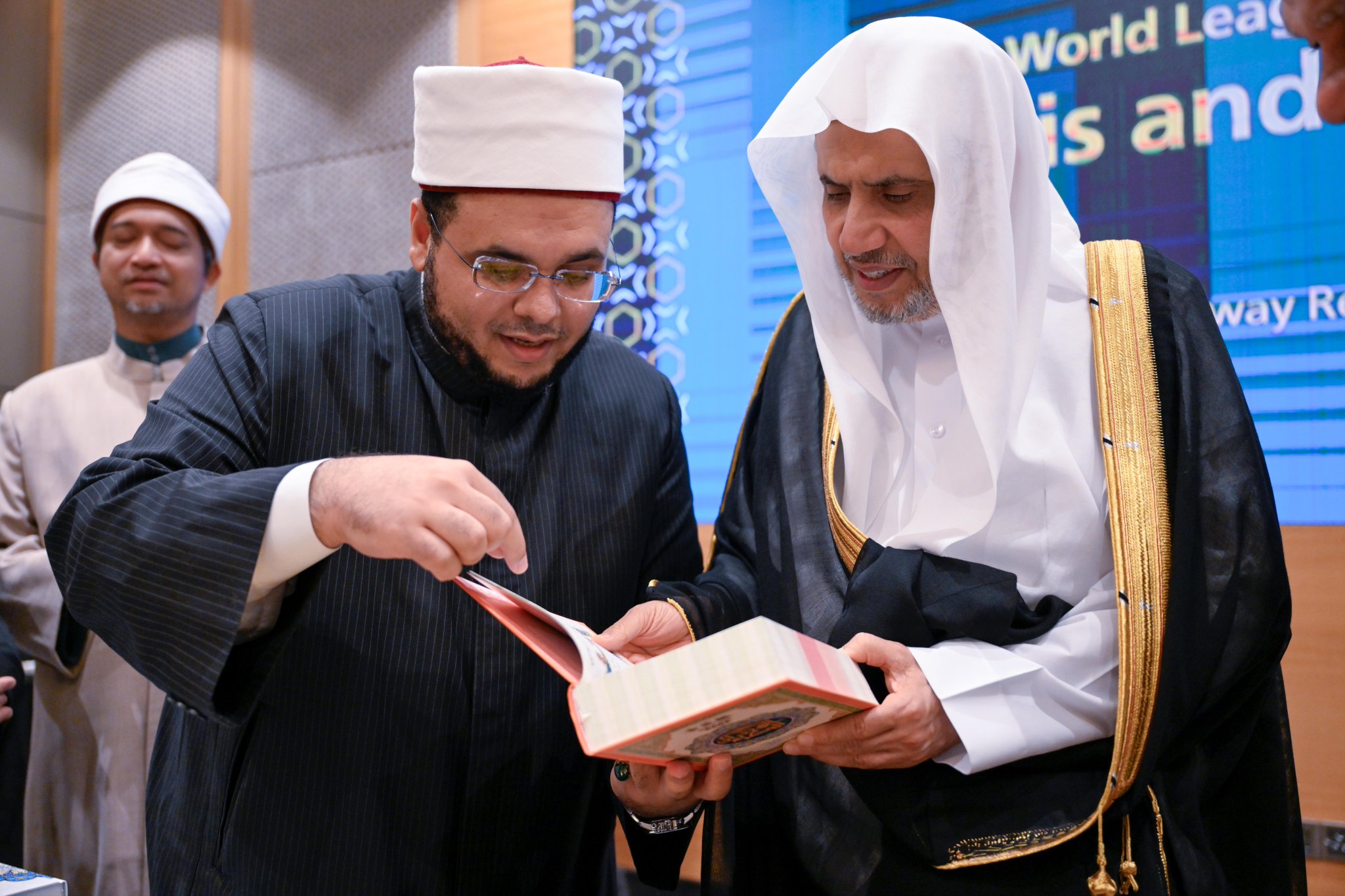 H.E. Sheikh Dr. Mohammed Al-Issa, Secretary-General, held a meeting with senior Malaysian scholars from across the states, led by H.E. Sheikh Ahmad Fauwaz Fadzil, Grand Imam and Grand Mufti of Malaysia