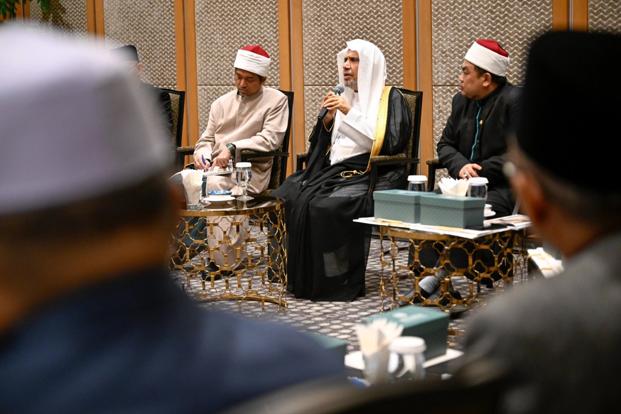 Secretary-General of the Muslim World League Meets with Senior Malaysian Scholars from Across the States