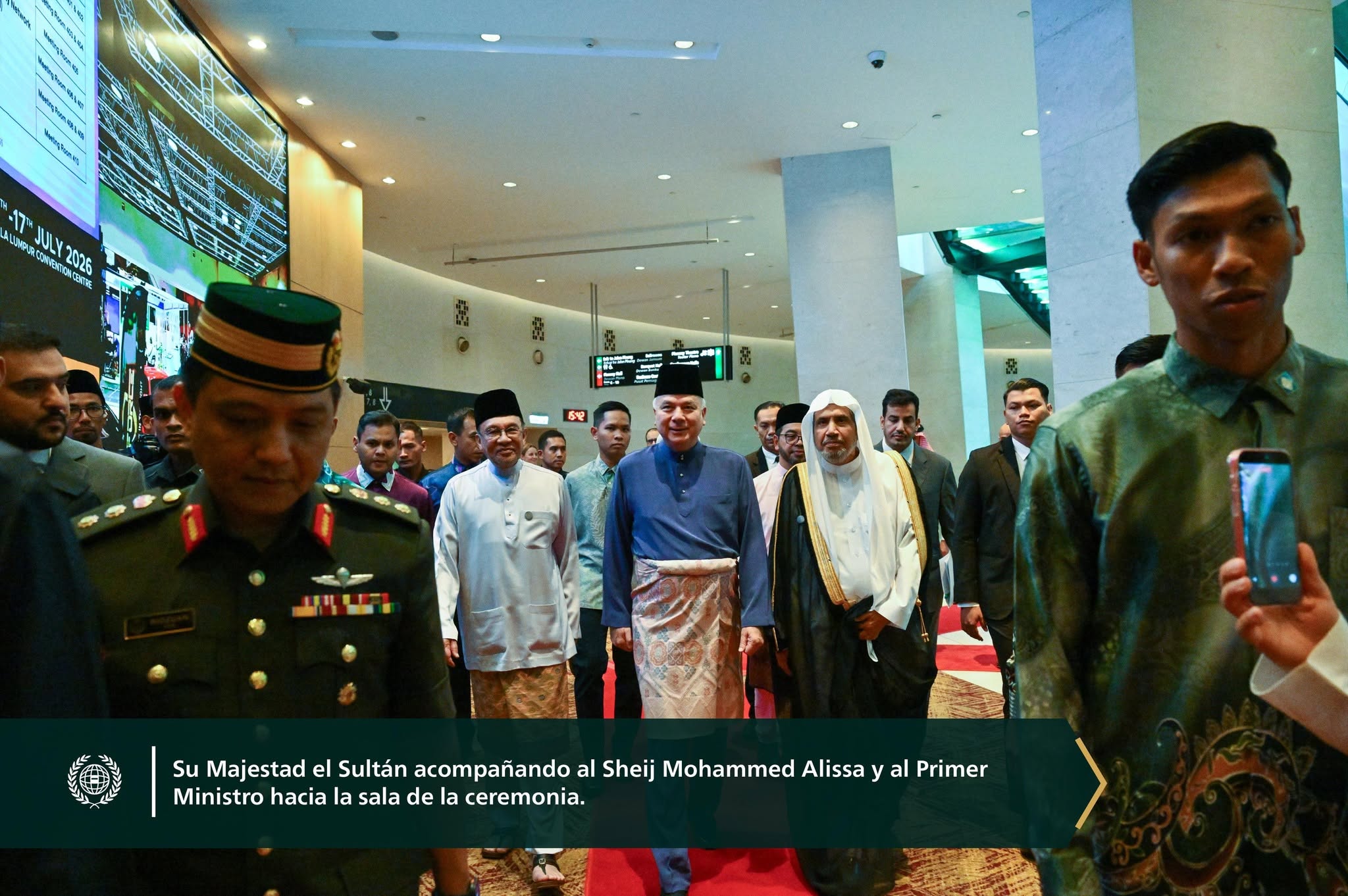El Sheij Dr. Mohammed Al-Issa pronunció el discurso de apertura de la tercera Cumbre internacional de líderes religiosos, organizada bajo el patrocinio y en presencia de Su Majestad el Sultán Nazrin Muizzuddin Shah y del Primer Ministro, Sr. Anwar Ibrahim