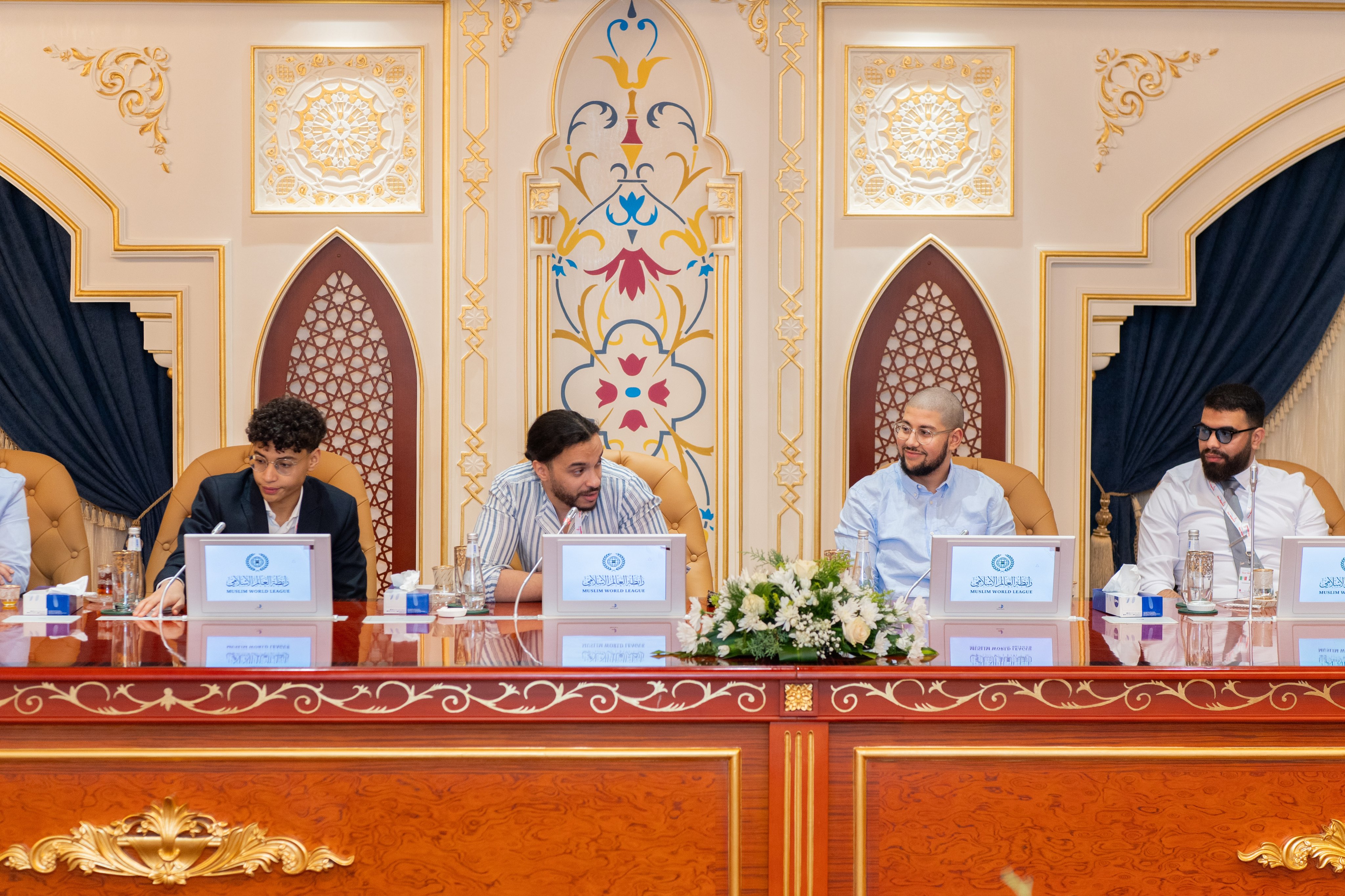 Yang Mulia Sekretaris Jenderal LMD, Ketua Asosiasi Ulama Muslim, Syekh Dr. Mohammed Al-issa, memberikan ceramah kepada delegasi mahasiswa dari minoritas Muslim di universitas-universitas Eropa