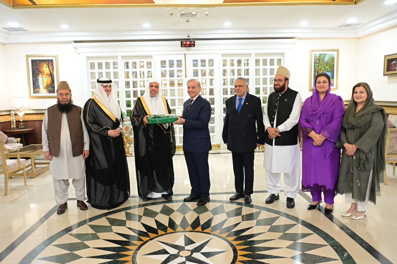 H.E. Mr. Muhammad Shehbaz Sharif, Prime Minister of the Islamic Republic of Pakistan, hosted H.E. Sheikh Dr. Mohammed Al-Issa , Secretary-General of the MWL, at the Prime Minister’s Office in Islamabad