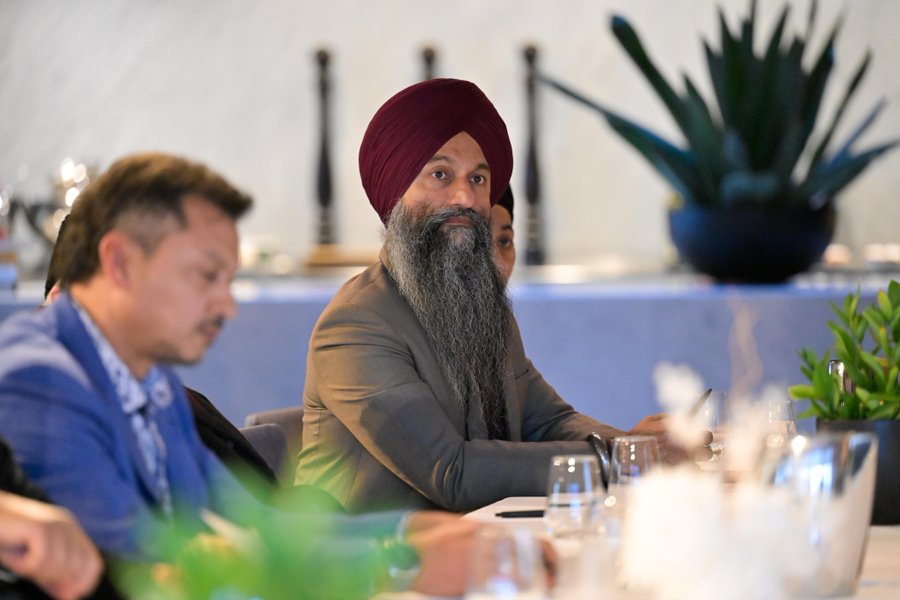 Les responsables du dialogue interreligieux en Nouvelle-Zélande ont accueilli le SG, cheikh Mohammed Al-Issa , à l’occasion d’une rencontre consacrée à la citoyenneté et au vivre-ensemble, en présence de représentants de différentes religions