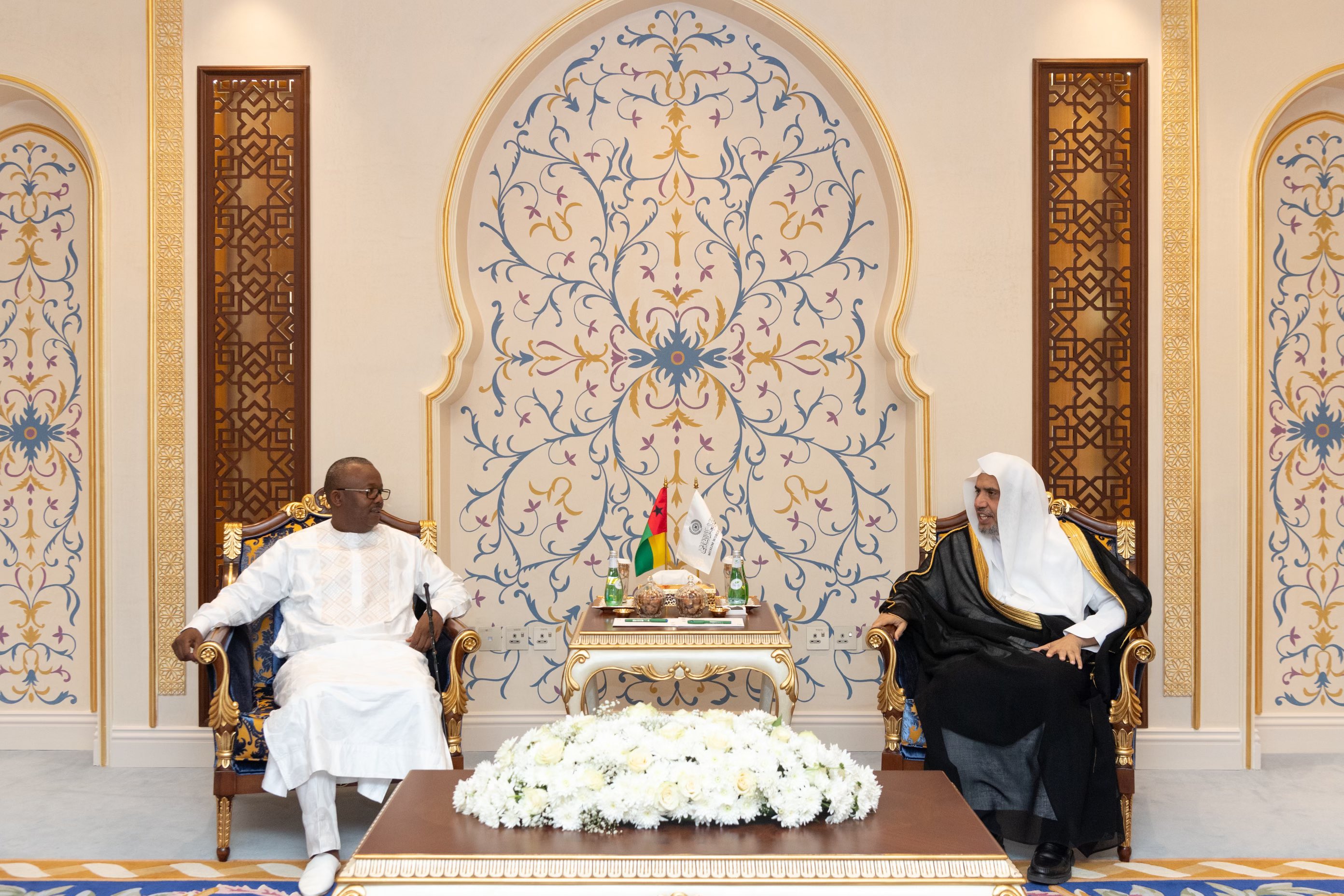Nous avons été ravi à la Ligueislamiquemondiale de la visite du Président de la Guinée-Bissau M. Umaro Sissoco Embaló qui a été accueilli par le Secrétaire général, et président de l’Organisation des savants musulmans cheikh Mohammed Al-Issa.