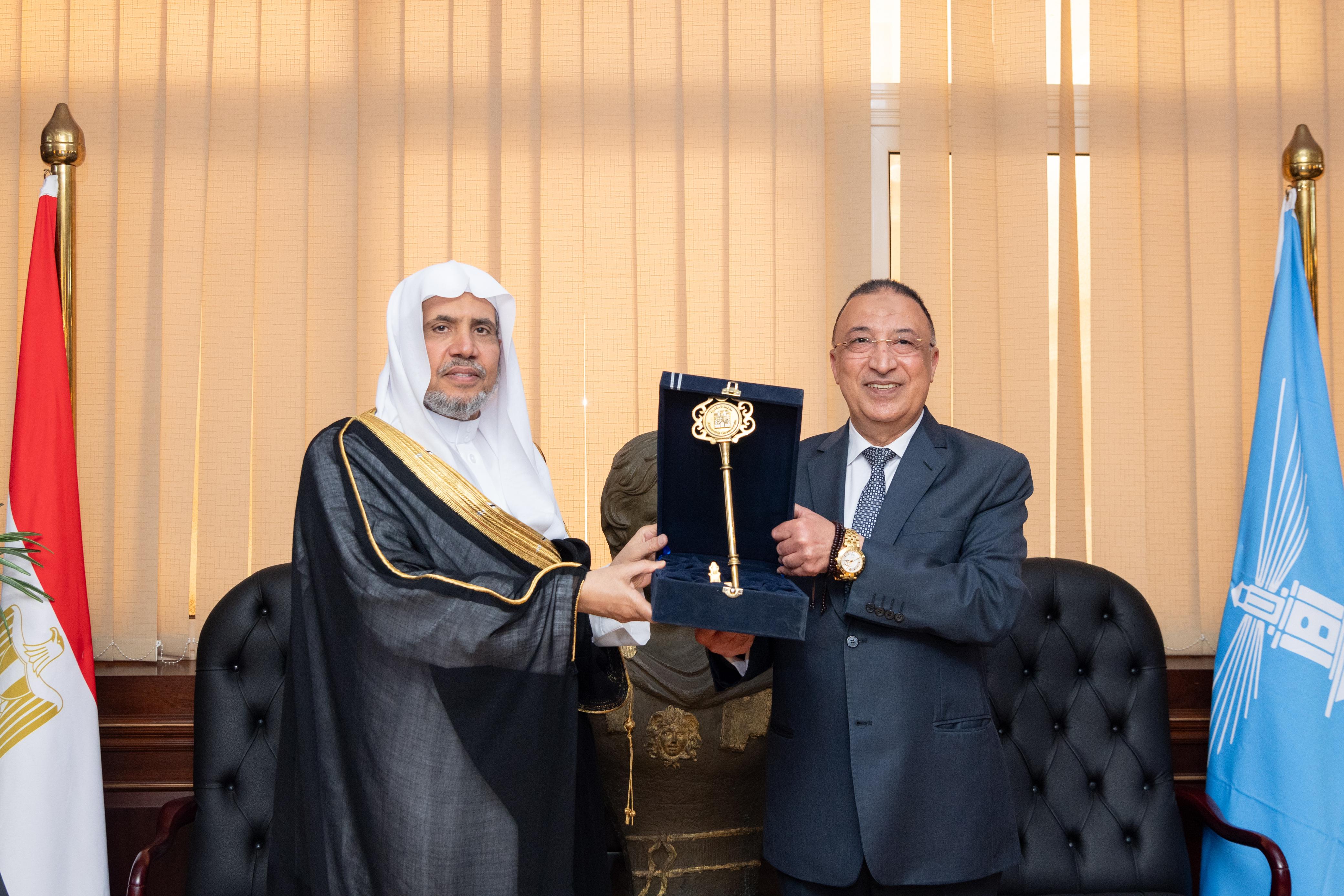 Dr. Al-Issa Receives the Key to Alexandria, the Highest Honor of the City