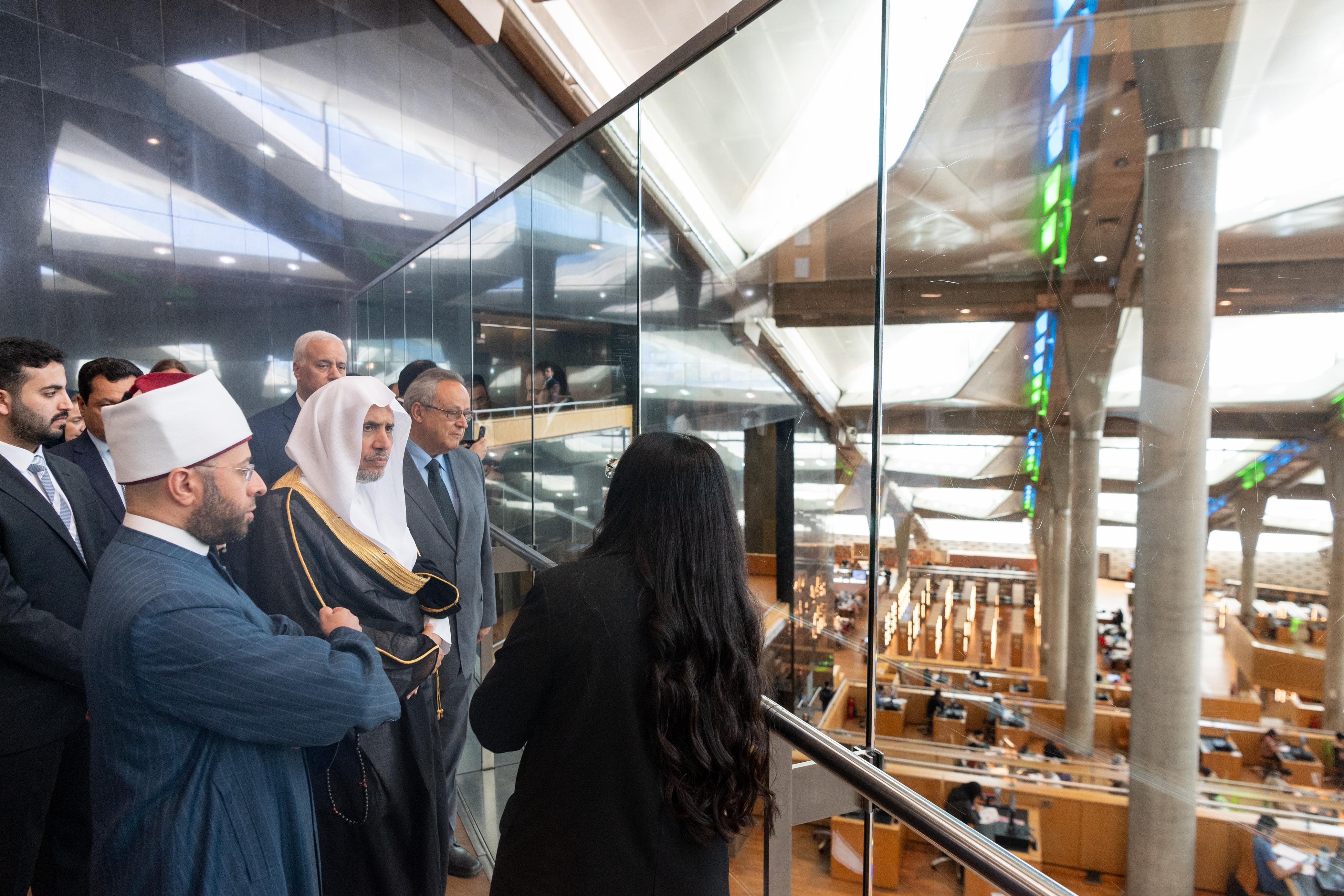 Dr. Al-Issa Receives the Key to Alexandria, the Highest Honor of the City