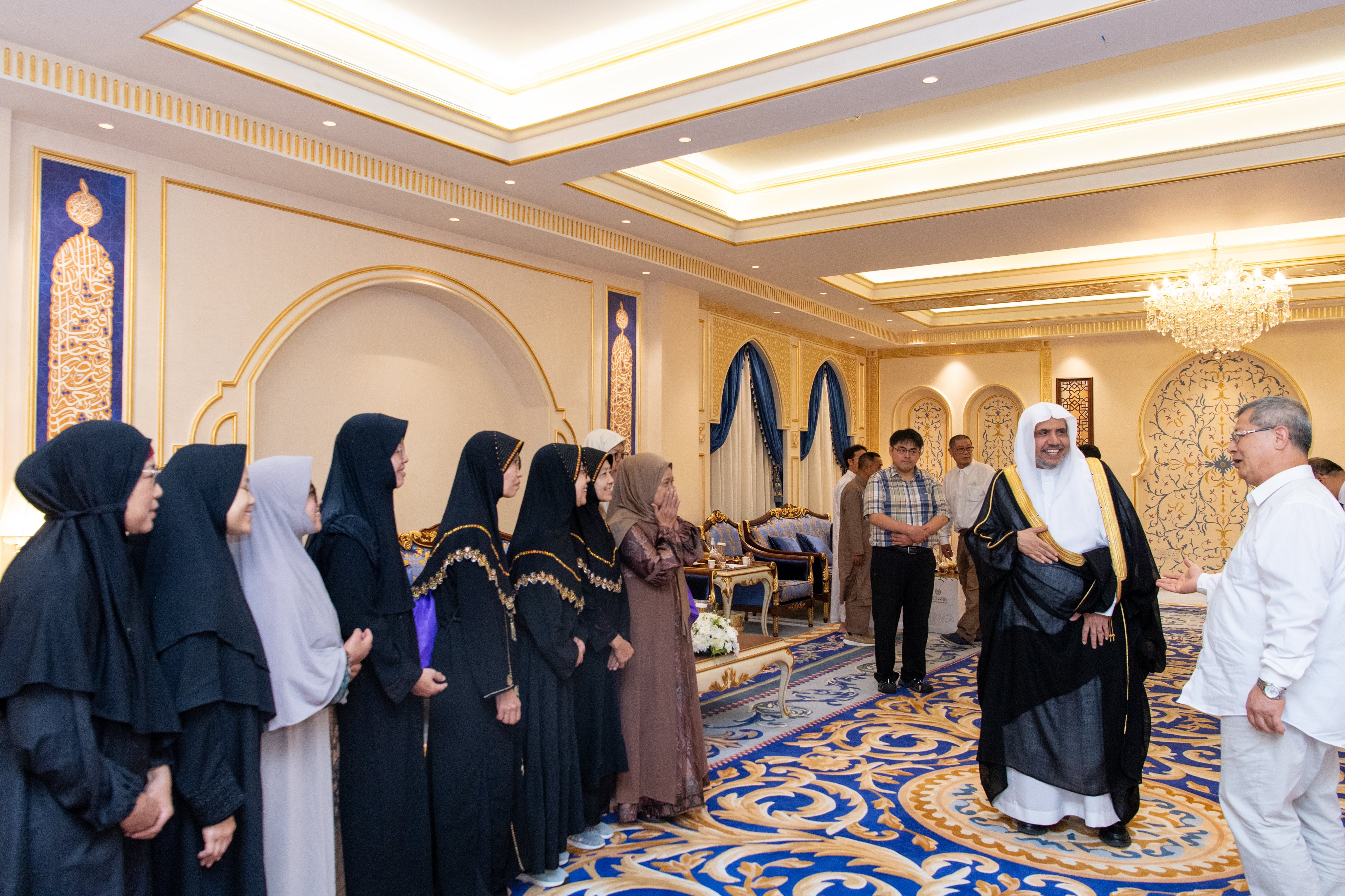 At the headquarters of the MWL in Makkah, His Excellency Sheikh Dr.Mohammed Alissa, Secretary-General of the MWL and Chairman of the Organization of Muslim Scholars, met with His Eminence, the President of the Muslim Association in Taipei