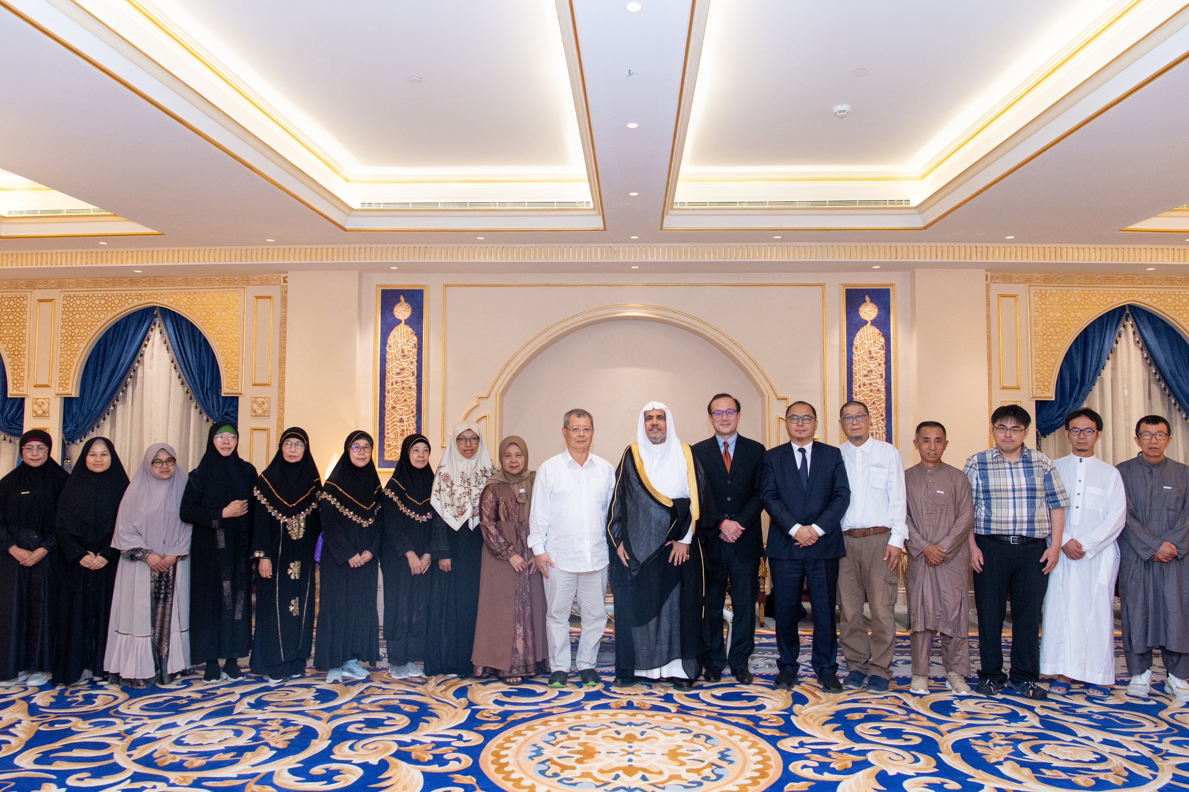 At the headquarters of the MWL in Makkah, His Excellency Sheikh Dr.Mohammed Alissa, Secretary-General of the MWL and Chairman of the Organization of Muslim Scholars, met with His Eminence, the President of the Muslim Association in Taipei