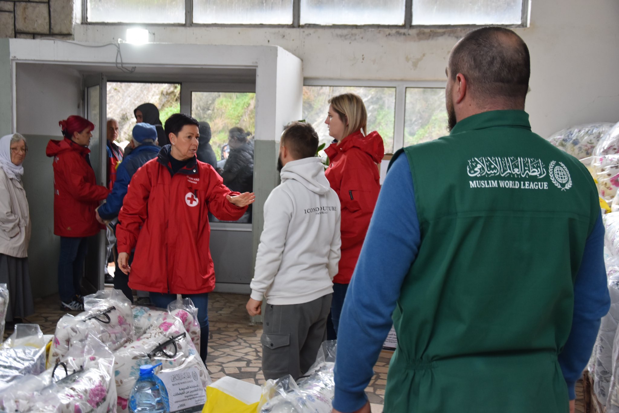 Aide d’urgence en Bosnie-Herzégovine :   La Ligueislamiquemondiale a lancé un programme d’aide d’urgence pour atténuer les effets des inondations