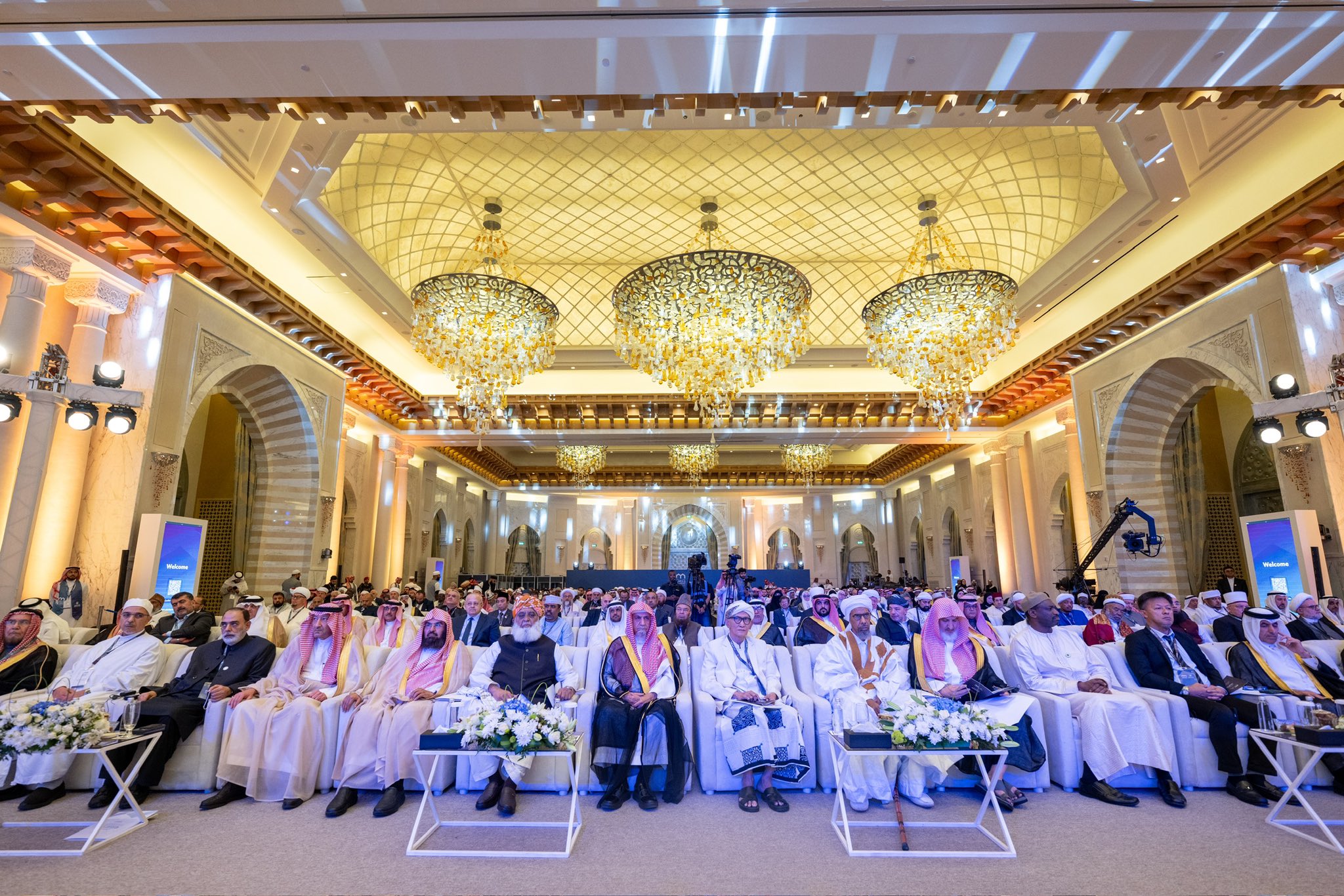El Secretario General, Presidente de la Comisión de Ulemas, Sheij Mohammed Al-Issa , durante la ceremonia de apertura de la conferencia ConstruyendoPuentesEntreLasEscuelas