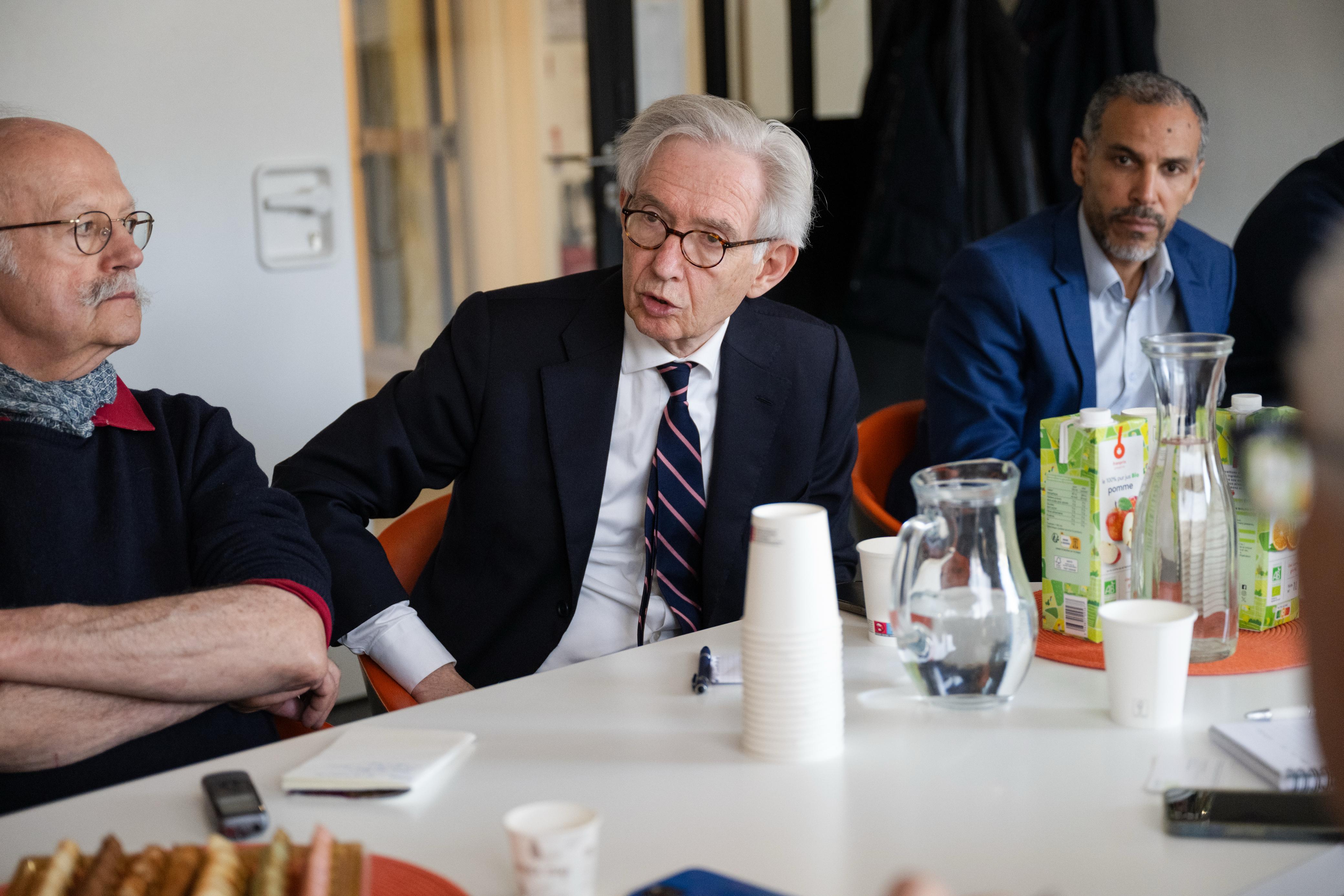 In response to invitations from prominent global centers for thought and study in Paris, the Secretary-General of the Muslim World League begins his official visit to the Republic of France with a significant tour of the first-of-its-kind museum