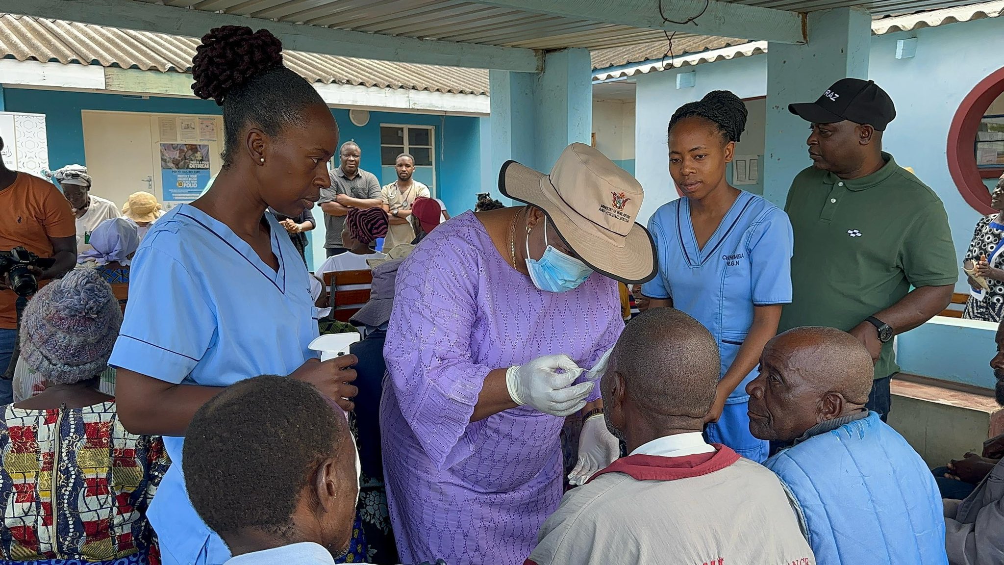 This time, the light shines in Zimbabwe, reaching the most vulnerable. Here are scenes from the Blindness Prevention Project, implemented by the Muslim World League in Africa, in partnership with governmental and civil society institutions.