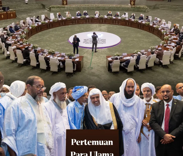 Berangkat dari misi Liga Muslim Dunia dalam memperkuat persatuan umat Islam, khususnya dalam isu-isu besar yang memerlukan kesatuan pandangan, maka diselenggarakanlah pertemuan para Mufti dan ulama terkemuka di bawah naungan LMD