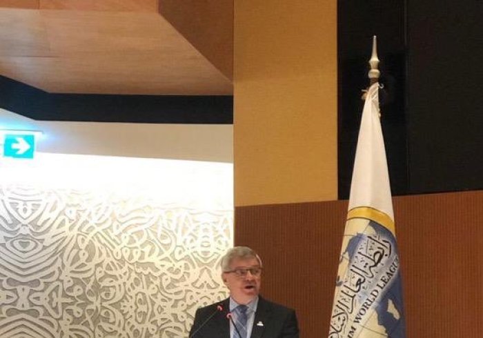 "Si les jeunes sont considérés comme moins que rien dans leur propre pays, ils voudront devenir  des héros ailleurs." K. Magne Bondevik, Premier ministre norvégien explique que la Marginalisation peut conduire à la Radicalisation d’où la nécessité d’avoir une société inclusive.