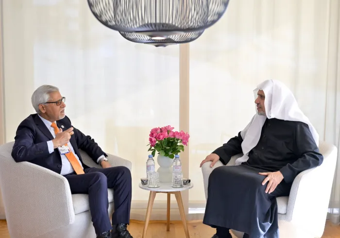 التقى معالي الأمين العام، رئيس هيئة علماء المسلمين، فضيلة الشيخ د.⁧‫ محمد العيسى‬⁩‬⁩، في مقر إقامته سعادةَ الأمين العام للاتحاد الدولي للصليب الأحمر والهلال الأحمر، السيد جاغان شاباغين