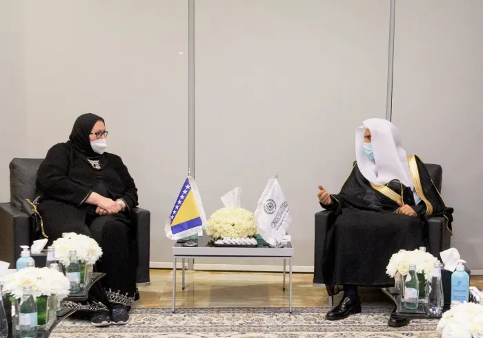 Mohammad_Alissa a rencontré la Vice-Première Ministre et Ministre des Affaires étrangères de Bosnie-Herzégovine, Mme. Basira Turkovich, qui a apprécié la récente visite à Srebrenica et son rôle dans la promotion de la paix religieuse et civilisationnelle.