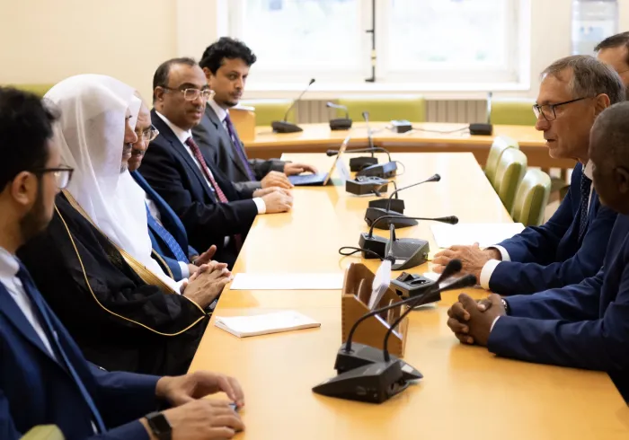 A Paris le Président de la commission de l’amitié franco arabe au Sénat M. Jean Marine a reçu le D. Mohammad Alissa pour traiter d’un certain nombre de sujets ; il a salué le discours du SG lors du Congrès Paris Solidarité Paix.