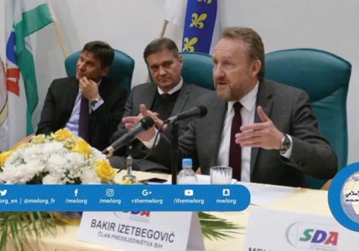 فخامة رئيس مجلس رئاسة البوسنة والهرسك بكر علي عزت بغوفيتش مُشِيداً بالدور الريادي لرابطة العالم الإسلامي