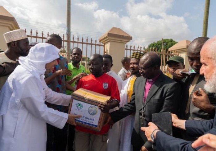 L'aide humanitaire est l'une des missions clés de la LIM. L'an dernier, Mohammad Alissa s’est rendu en personne au Ghana pour livrer des vivres aux populations en détresse.