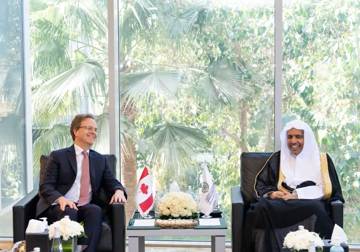 Le  Secrétaire Général de la LIM, Président de l’Organisation des savants musulmans,  cheikh  Mohammed Alissa  a reçu à Riyad, l’Ambassadeur du Canada au Royaume d’Arabie Saoudite, M. Jean-Philippe Linteau