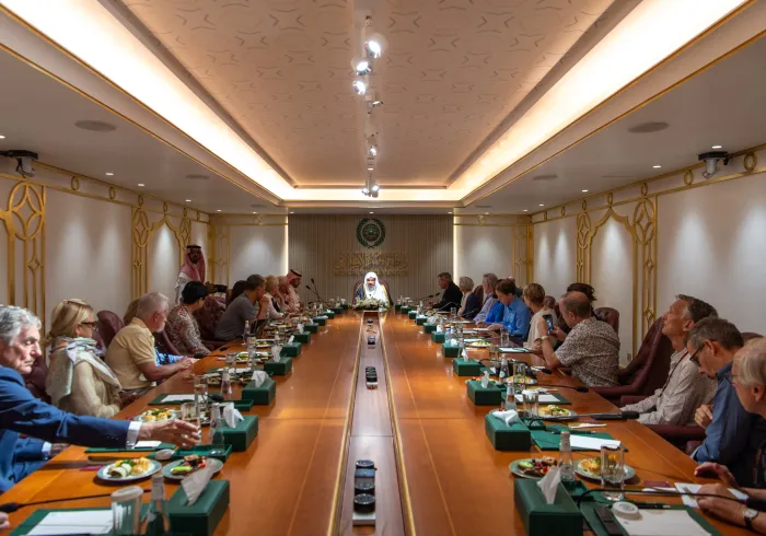 His Excellency Sheikh Dr. Mohammed Al-Issa, welcomed an academic delegation of Harvard University graduates