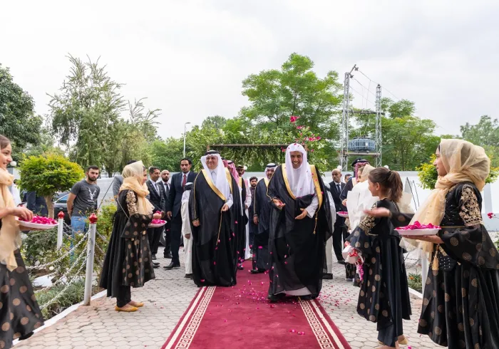 Dr. Al-Issa inaugurates the MWL campaign in Islamabad for the relief of the Pakistani people