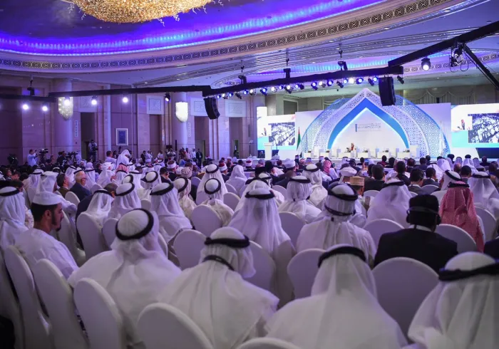 Son Excellence le Secrétaire général s'adressant à la conférence mondiale du Forum pour la promotion de la paix à Abou Dhabi