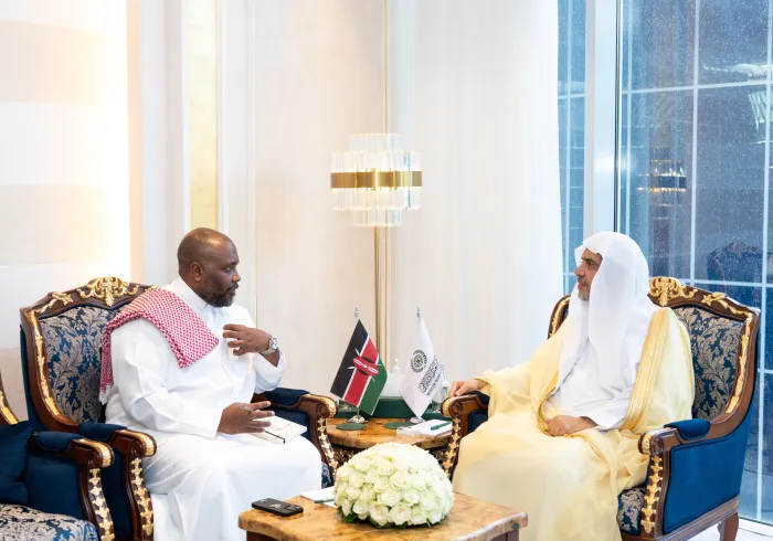 El Sheij Mohammed Al-Issa, Secretario General de la LMI, se reunió con el Sr. Mohamed Ramadhan Ruwange, embajador de Kenia ante el Reino de Arabia Saudita.