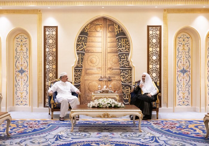 El Secretario general y Presidente de la Comisión de Ulemas, el Sheij Mohammed Alissa, recibió en La Meca al Presidente de la Corte suprema de la República islámica de Pakistán, el juez Yahya Afridi.