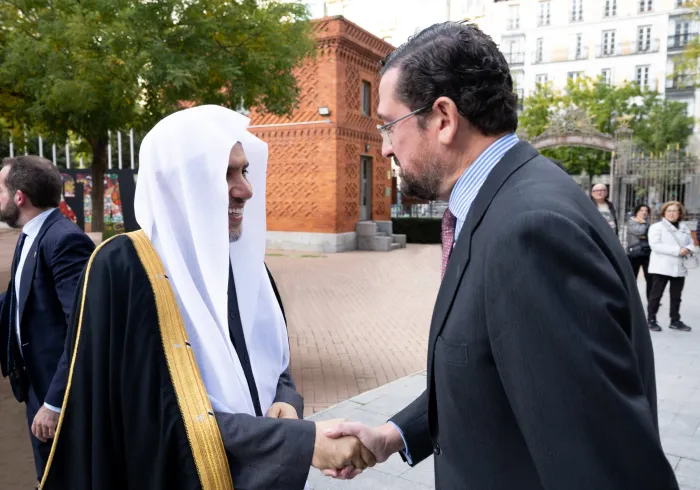 En Madrid, la « Casa Árabe », uno de los mayores centros de investigación europeos dependiente del Ministerio español de Asuntos Exteriores, acogió  el Sheij Mohammed Alissa 