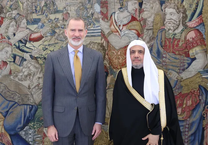 The King of Spain hosted Sheikh Dr. Mohammed Al-Issa as the guest of honor at a legislative dialogue presided over by His Majesty.
