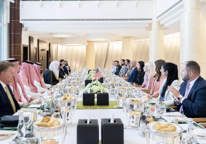 At his office in Riyadh, His Excellency Sheikh Dr.   Mohammed Al-issa , Secretary-General of the Muslim World League (MWL), met with a delegation of senior advisors and assistant members from the U.S. Congress