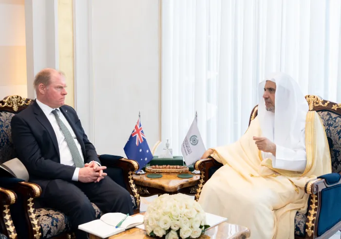 En Riad, el Sheij Mohammed Al-Issa, Secretario General de la LMI, recibió al Sr. Mark Donovan, Embajador de Australia ante el Reino de Arabia Saudita